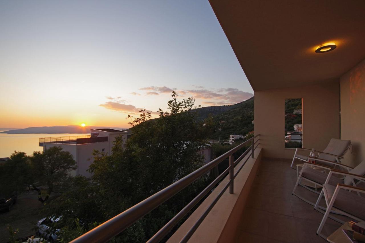 Vila Lucia Marea *